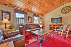 Cozy Apt with Hot Tub and Deck, 10 Mi to Stowe Resort!